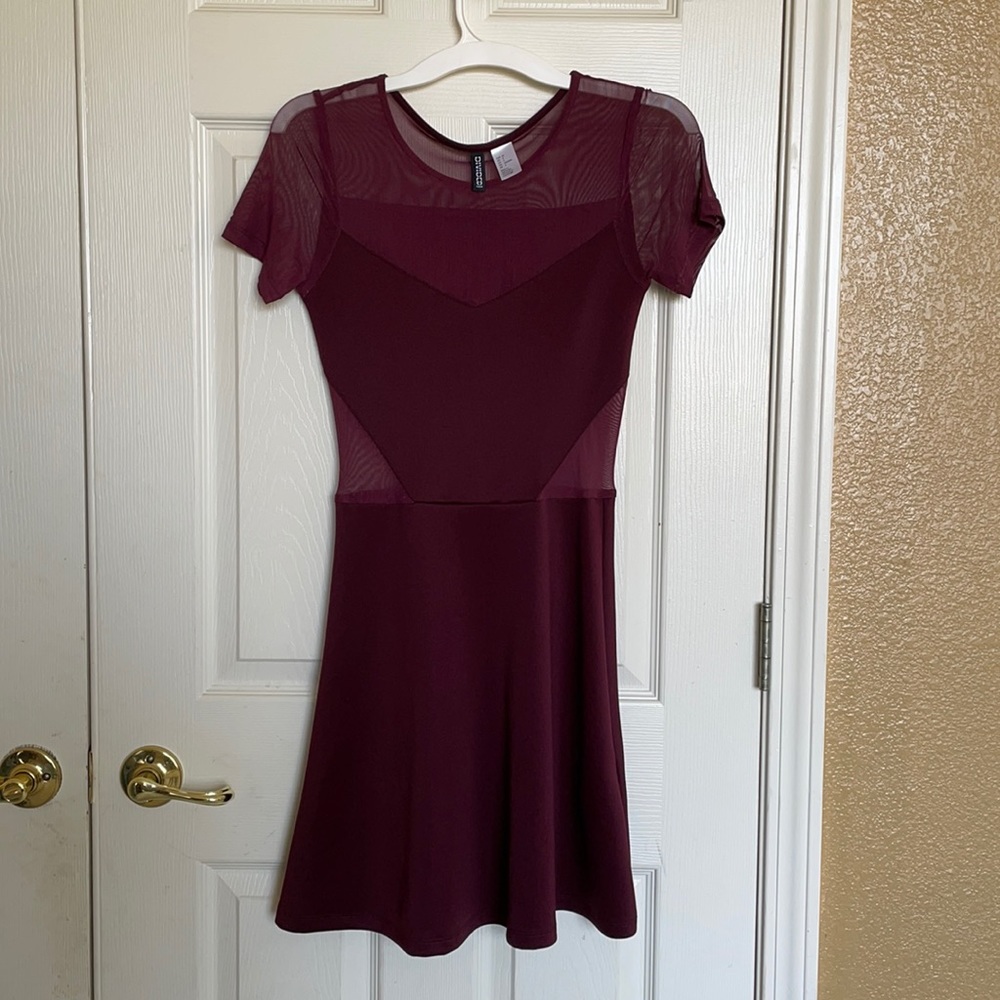 Mesh cut out maroon/red dress